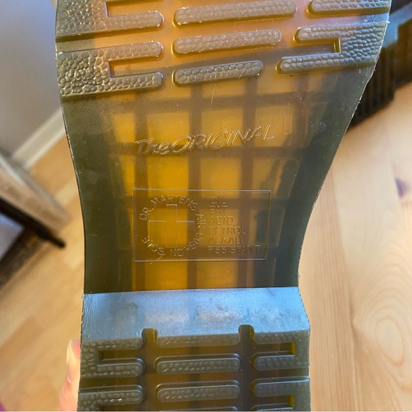 Dr. Martens 2976 Crazy Horse Leather Chelsea Boot, Size 9 - Picture 9 of 11